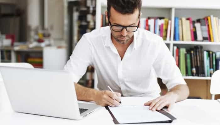 Contratar copywriter